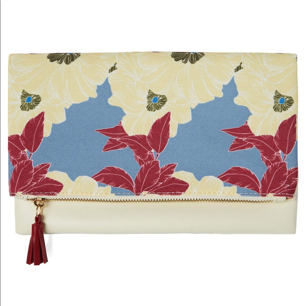 Fold over clutch